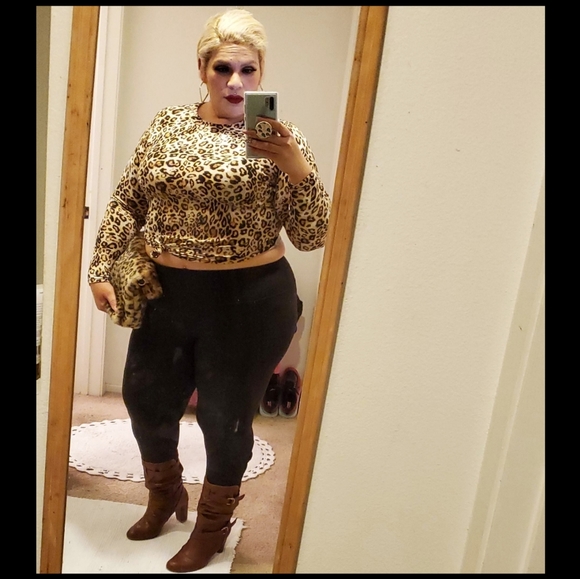 Meet your Posher, Pinky - Picture 6 of 6